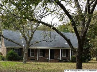 379 Getwell Rd S, Hernando, MS 38632