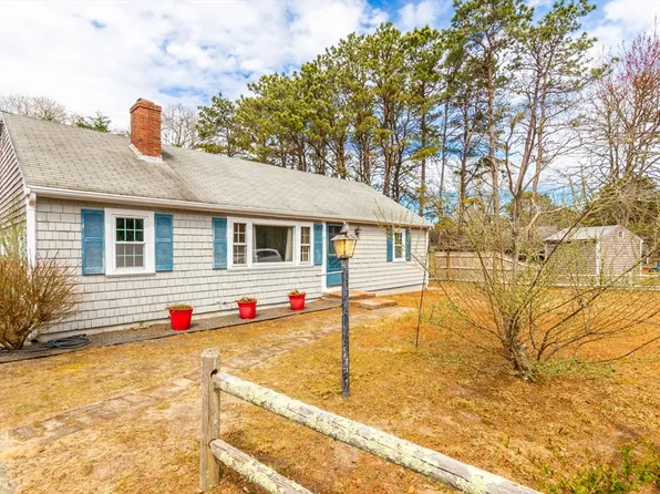 25 Ash Ct, South Dennis, MA 02660