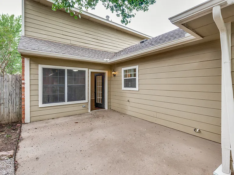 1156 Bent Oaks Dr — Photo 23
