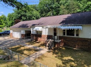 14 Country Oaks Ln, Charleston, WV 25312