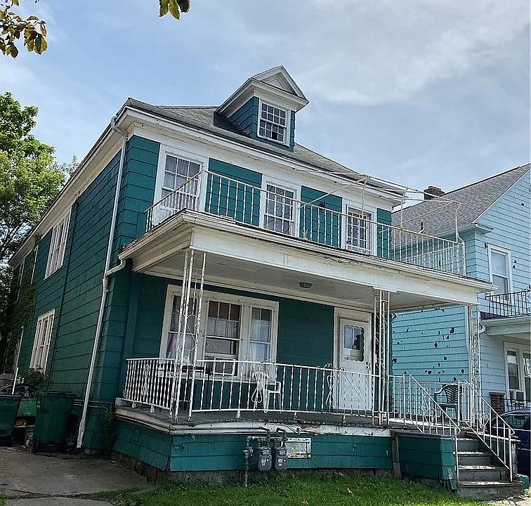 1st image of 723 Woodlawn Ave