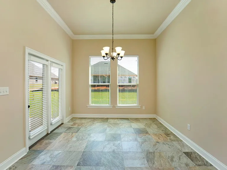 523 Kensley Ave — Photo 22