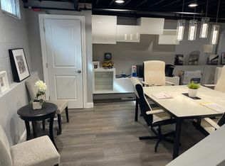 85 W Somerset St, Raritan, NJ 08869