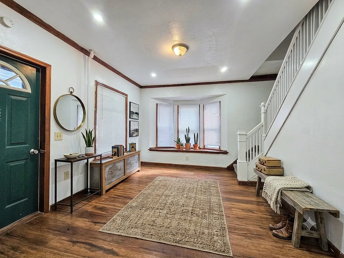 3 bed, 1900 sqft, $2,000 — Photo 4