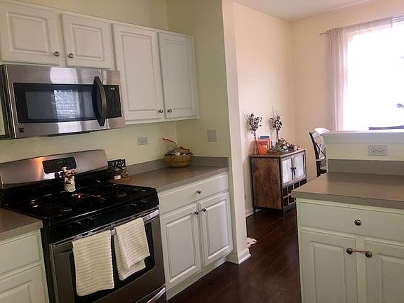 3rd image of 510 Heritage Ct #510