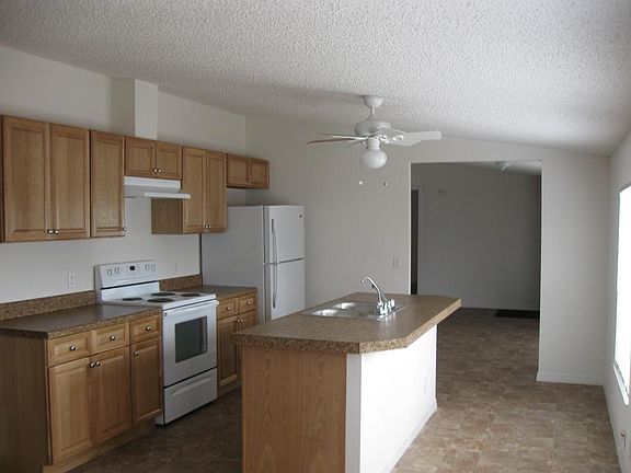 Kitchen with reverse osmosis