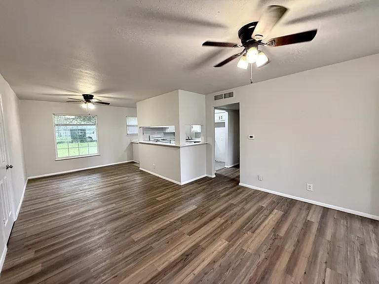 525 Cottonwood St — Photo 5