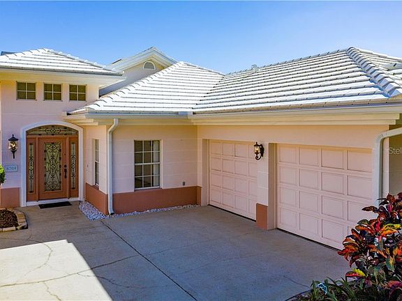 3rd image of 8709 Laurel Dr N
