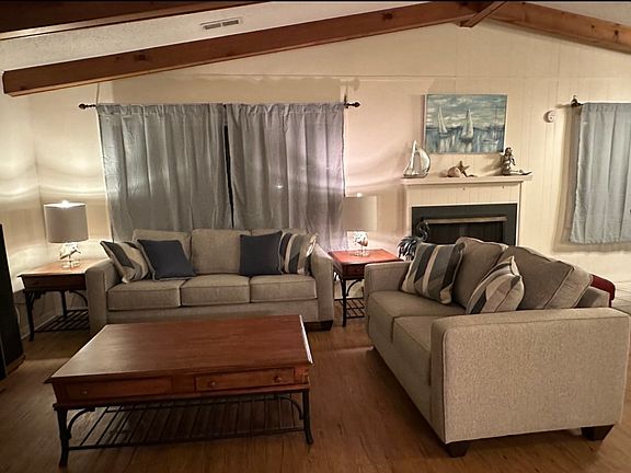2nd image of 2565 Sandpiper Rd