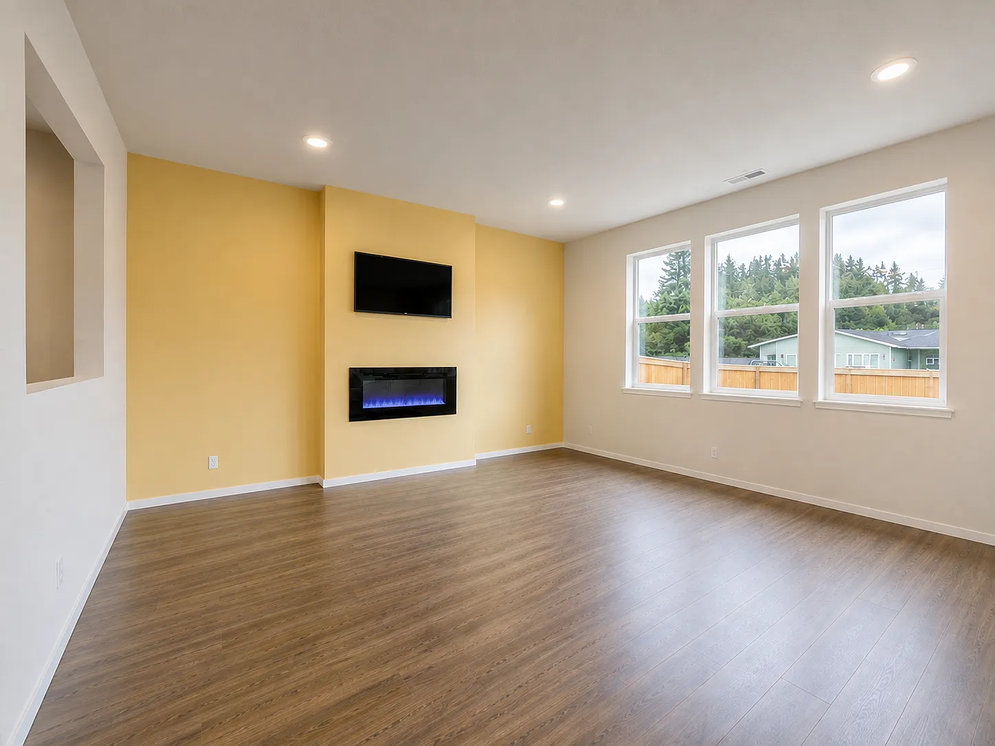 5 bed, 2535 sqft, $3,100 — Photo 3