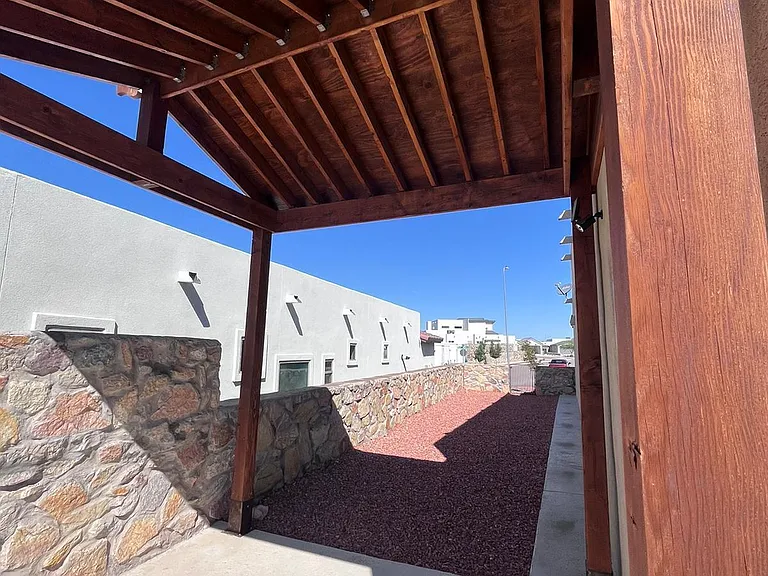 7442 Wooden Nickel Dr — Photo 52