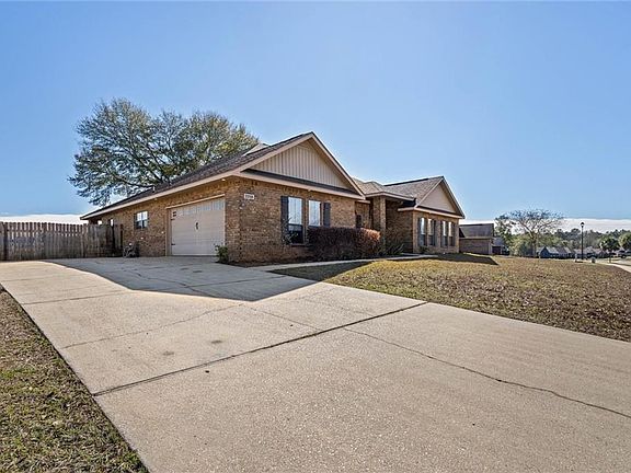 3rd image of 2258 Fernwood Loop E