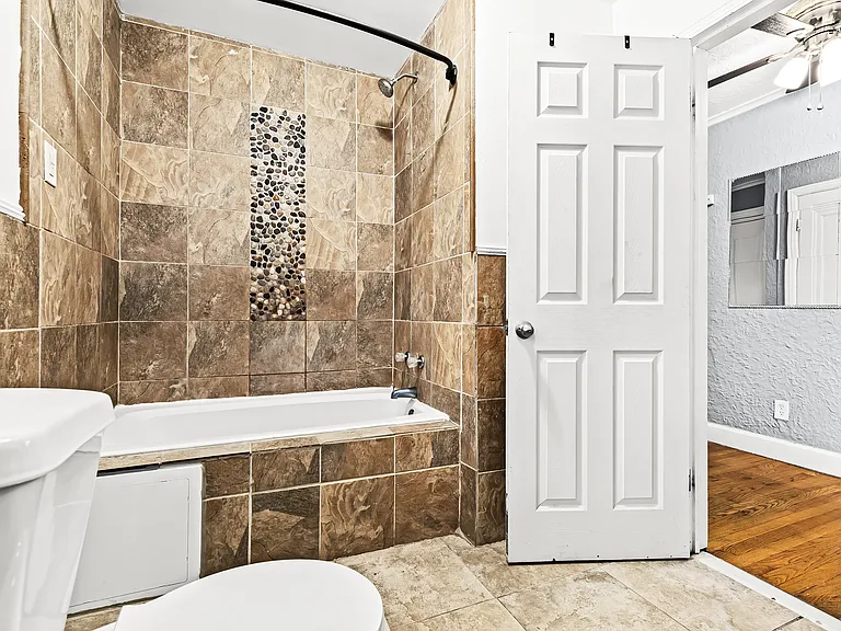 17151 Pennington Dr — Photo 13