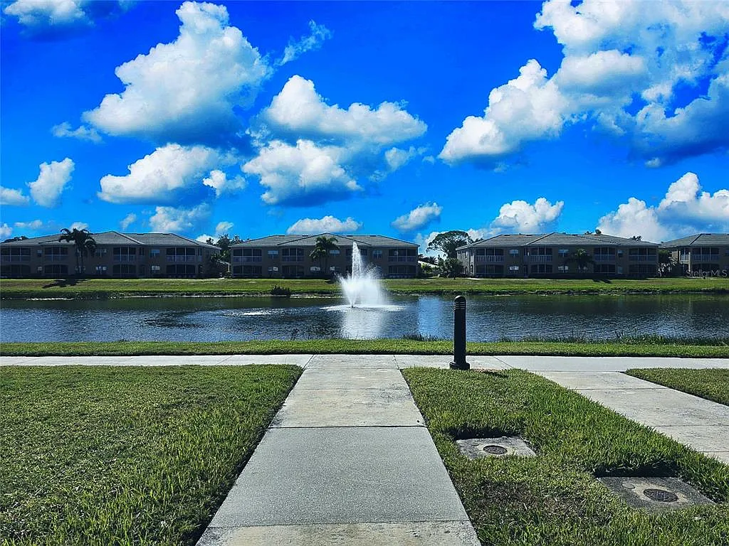 2 bed, 2.0 bath, 1440 sqft, $2,400 — Photo 3