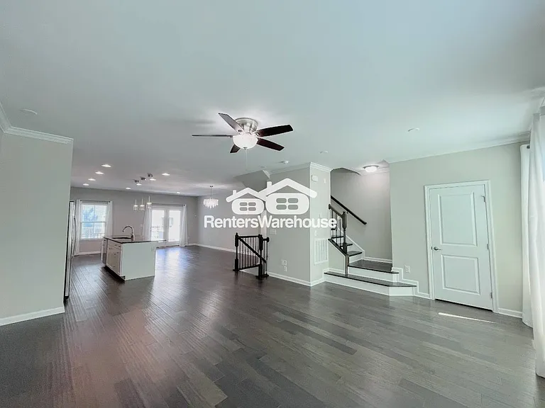 521 Charles Porteus Ln — Photo 15