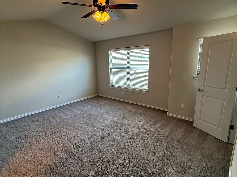 2734 W Kilimanjaro Way — Photo 4