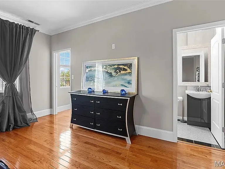 4254 Humphrey St — Photo 10