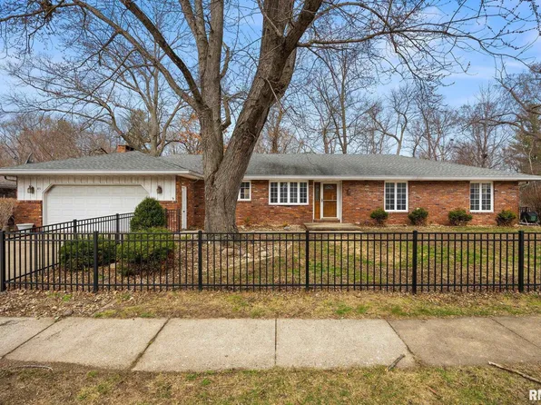 85 Hickory Ridge Ct, Morton, IL 61550