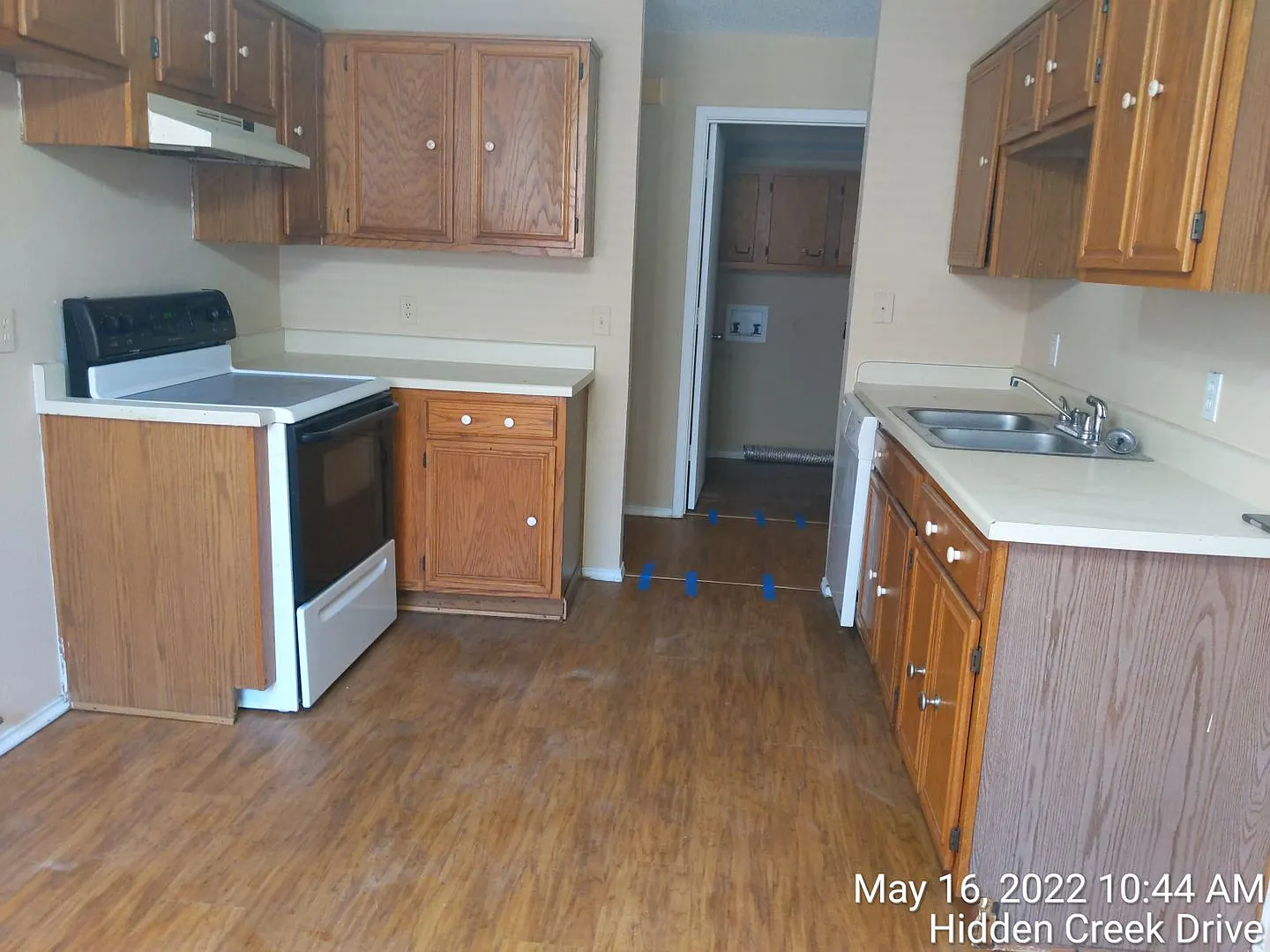 1200 Hidden Creek — Photo 3