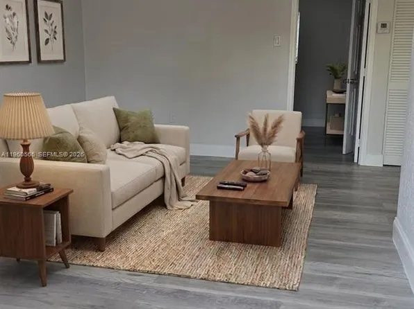3800 SW 102nd Ave APT 221, Miami, FL 33165