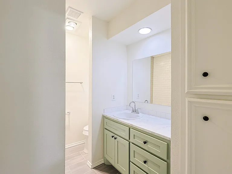 8308 Albany Ave — Photo 46