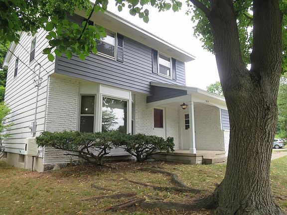 3rd image of 4013 Kearny Dr NE