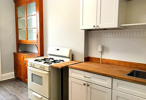 Rented by Capri Jet Realty Corp | media 12