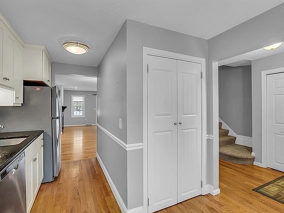 5th image of 85 Laurelwood Dr