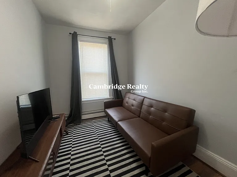 10 7th St #B — Photo 9