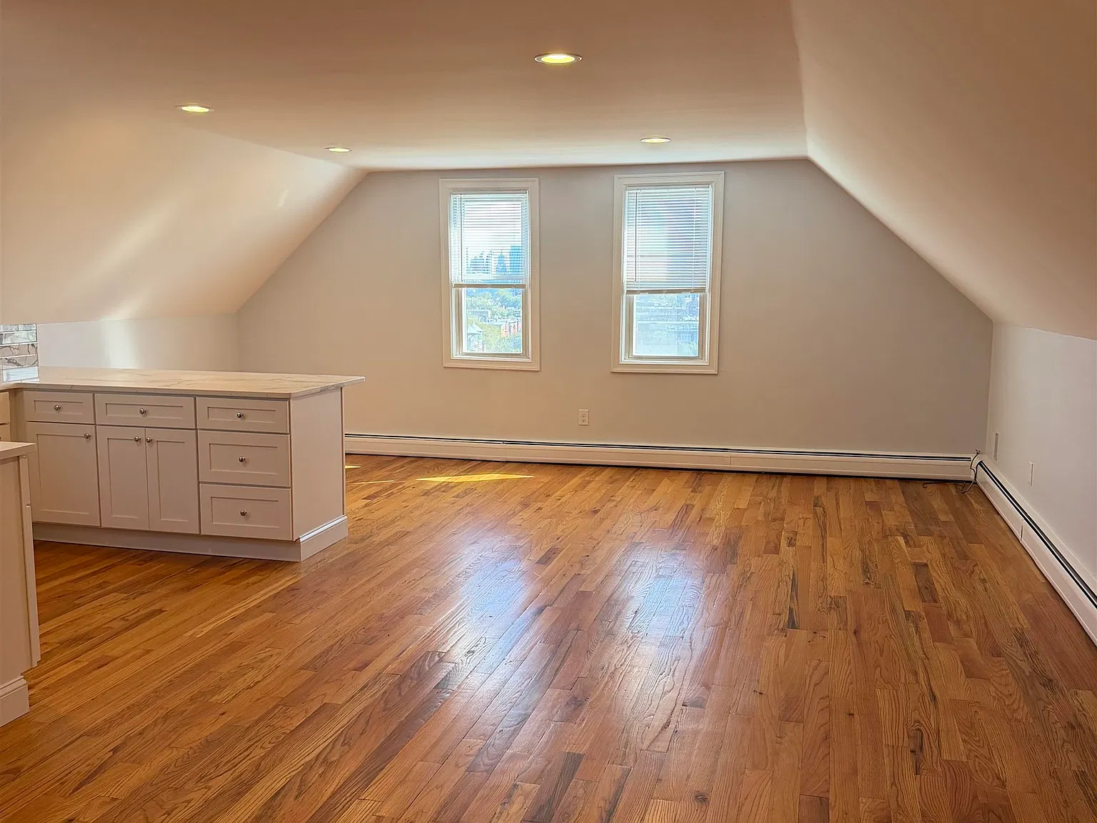 1 bed, 1.0 bath, 1200 sqft, $3,500 — Photo 3