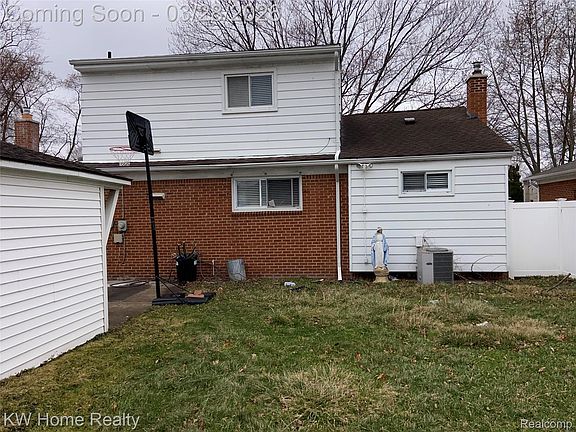 2nd image of 24834 Marine Ave
