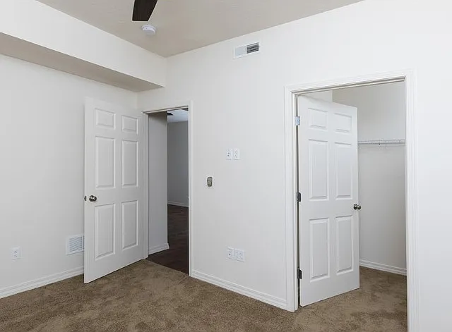 1100 S Market Ave — Photo 11