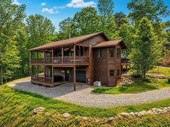 3rd image of 445 Tranquil Cove Rd