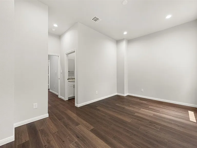 4933 Dalhart Dr — Photo 26