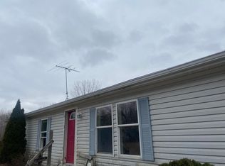 2412 E Gilford Rd, Caro, MI 48723