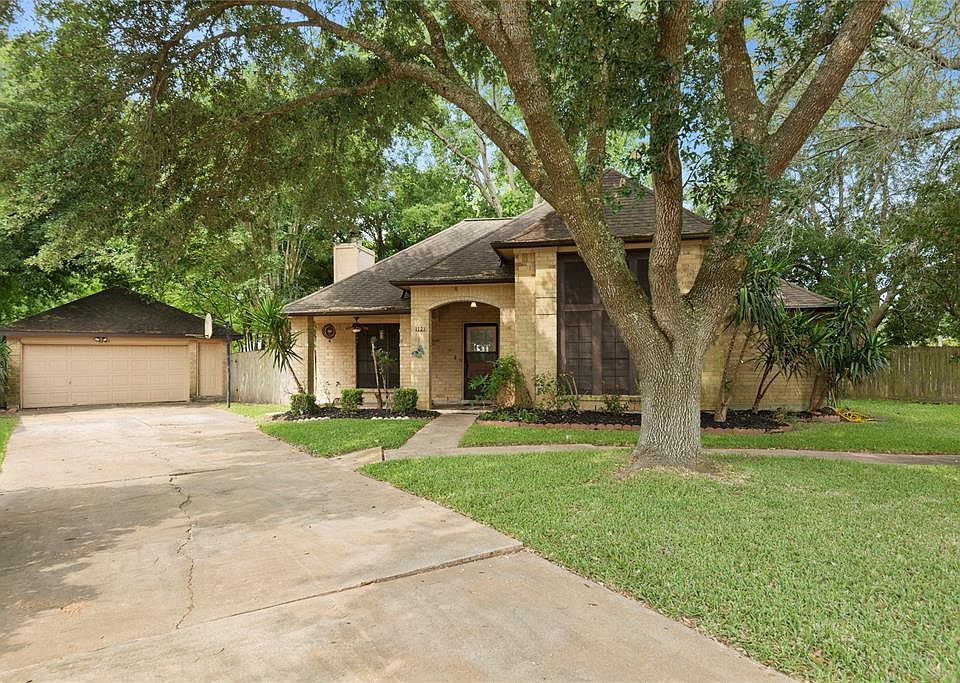 1st image of 1121 Downing Cir