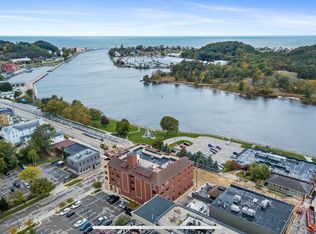 22 S Harbor Dr UNIT 203, Grand Haven, MI 49417