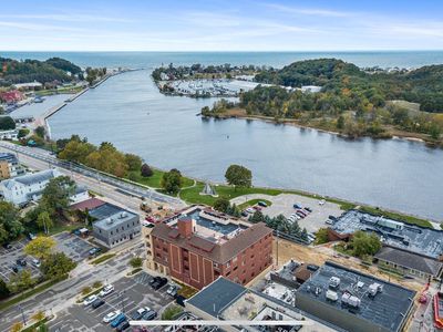 22 S Harbor Dr Unit 203, Grand Haven, MI, 49417