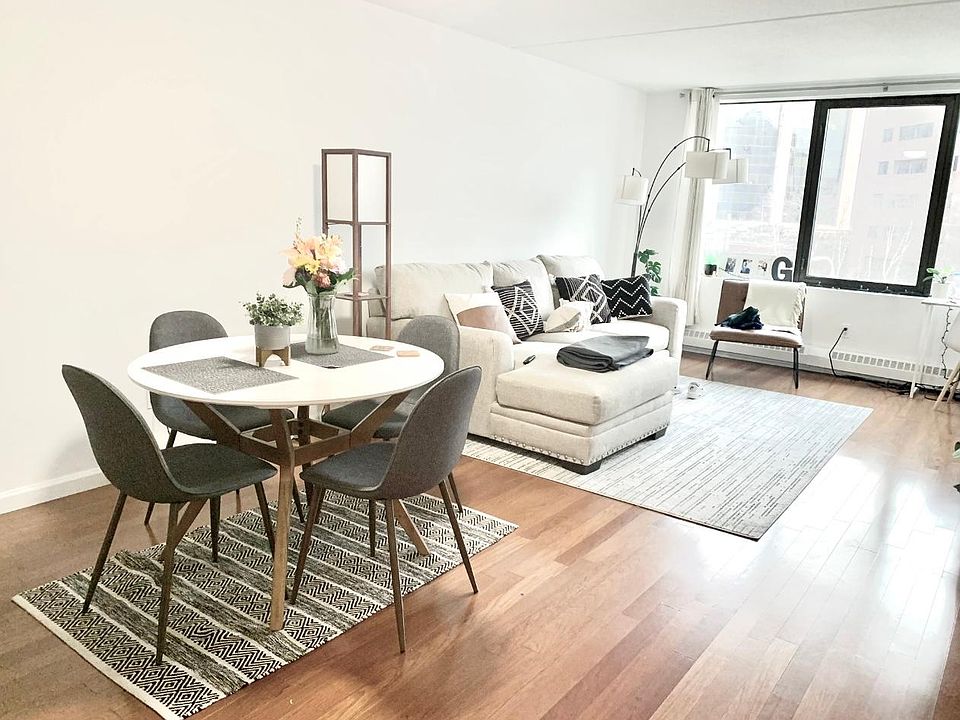 1st image of 4 Martine Ave #300