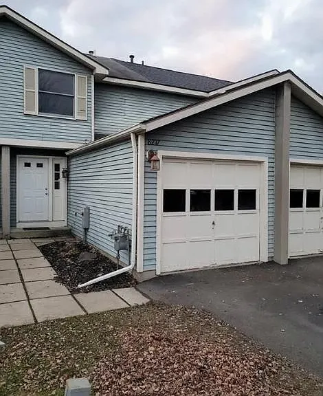 8217 Trevi Ln — Photo 1