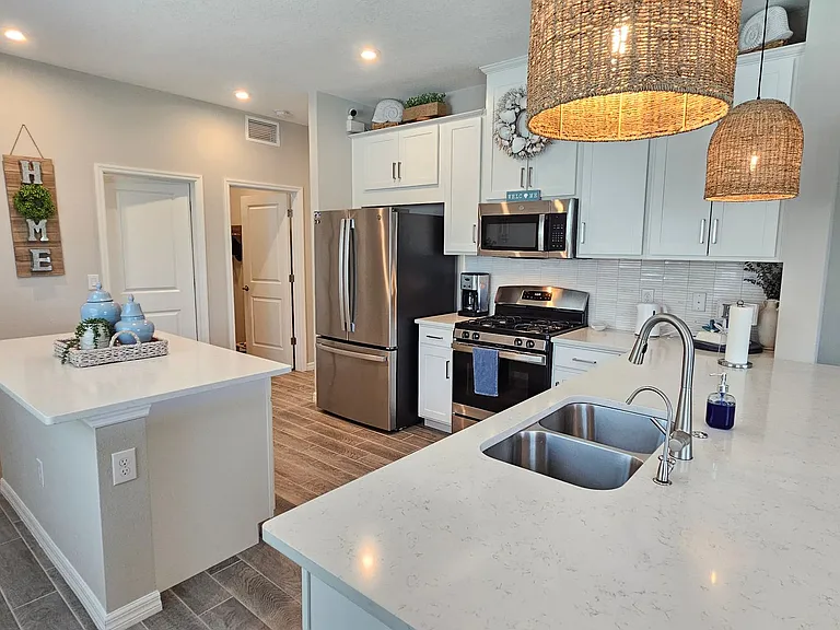 15285 Shady Palms Ln — Photo 18