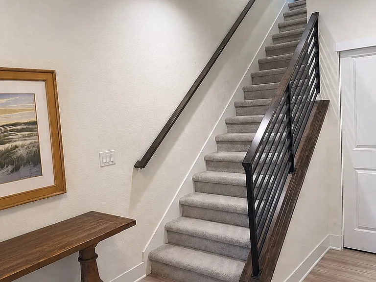 750 Josephine Way — Photo 2