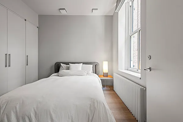 Rented by Douglas Elliman | media 14