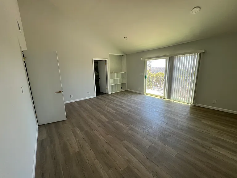 10974 Hillhaven Ave — Photo 14
