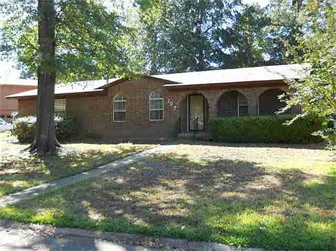 1st image of 704 Elaine Dr