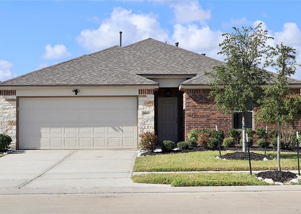1st image of 15423 Paxton Woods Dr