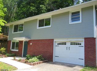 11 Greendale Rd, Newton, NJ 07860