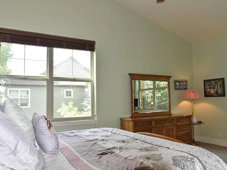 530 Evans Ct — Photo 6