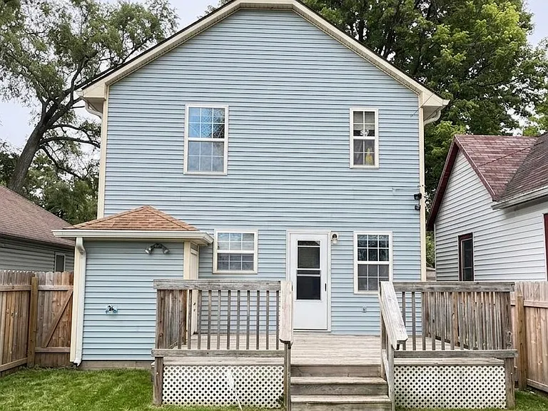 936 Camp St — Photo 2
