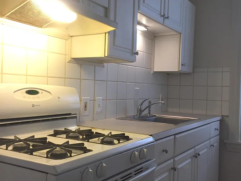 809 N Van Buren St #1A — Photo 2
